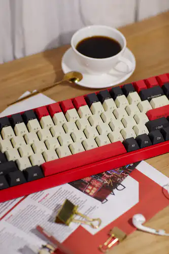 凯酷Keycool 84键赤焰红版蓝牙双模机械键盘- zFrontier 装备前线 凯酷Keycool 84键赤焰红版蓝牙双模机械键盘- zFrontier 装备前线