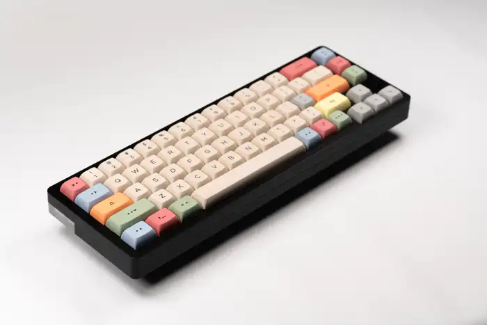The Mark: 65 客制化机械键盘套件- zFrontier 装备前线