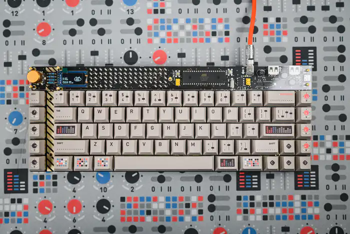 Lele76 Y2K x MV Synth 热插拔客制化机械键盘- zFrontier 装备前线