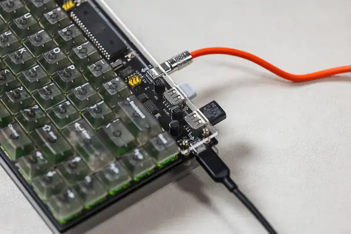 Lele76 Y2K 热插拔客制化机械键盘套件by LeleLab - zFrontier 装备前线