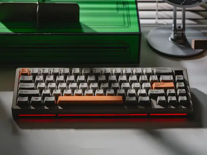 Taku 65% Reboot 客制化机械键盘套件- zFrontier 装备前线