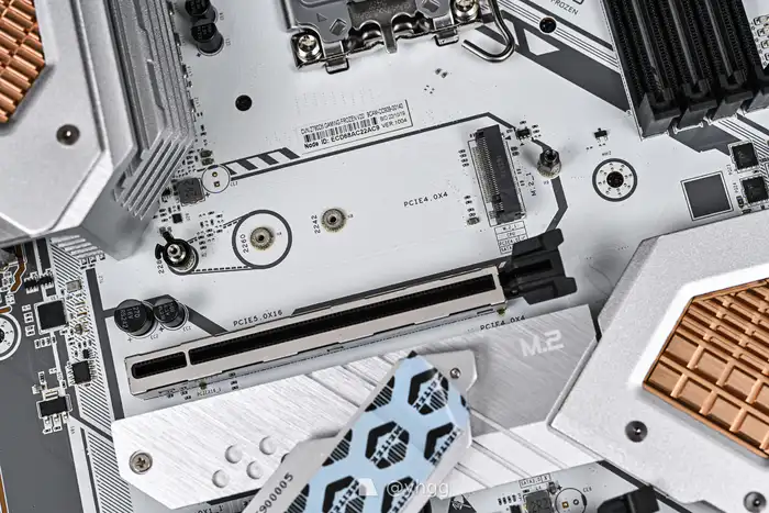 国产固态新选择——七彩虹CN700 PCIe4.0 固态硬盘开箱简测- zFrontier