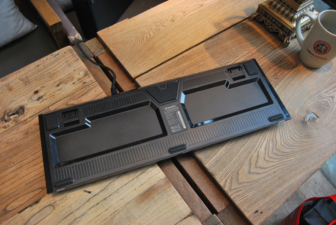 二,"军火箱顶级键盘"外观分析和特点介绍