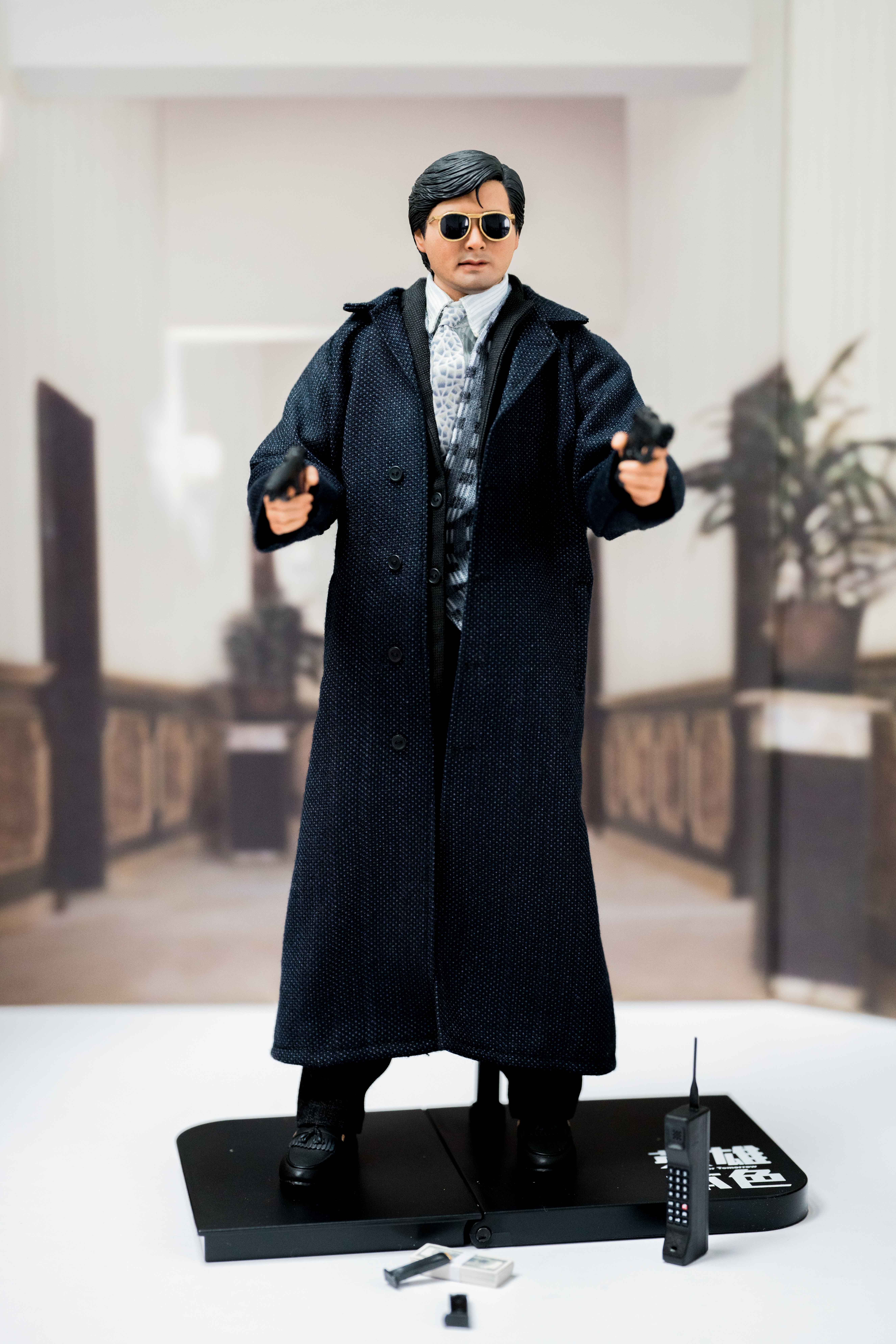 有没有!熟悉的身影!两套道具,一套是发哥经典杀手造型,一