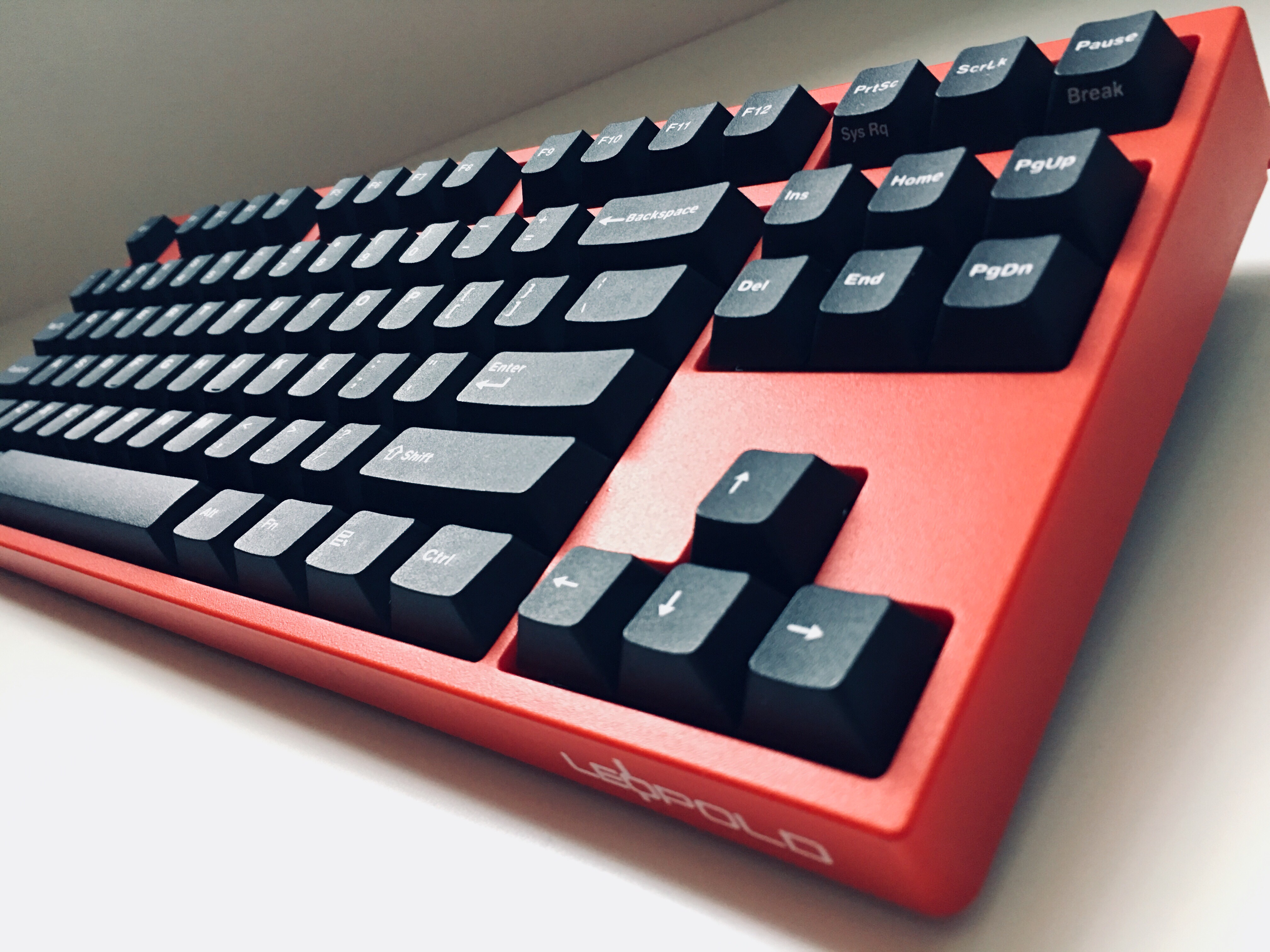 甩完图就走利奥博德fc750r赤色限定提到的装备机械键盘头号外设