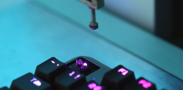 孤高的棱镜轴 能否刷新低延迟的机械键盘 Zfrontier 装备前线