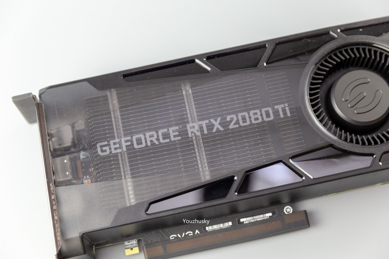 背板显卡本体显卡包装盒反面为了小机箱散热好一点,这次选择了evga