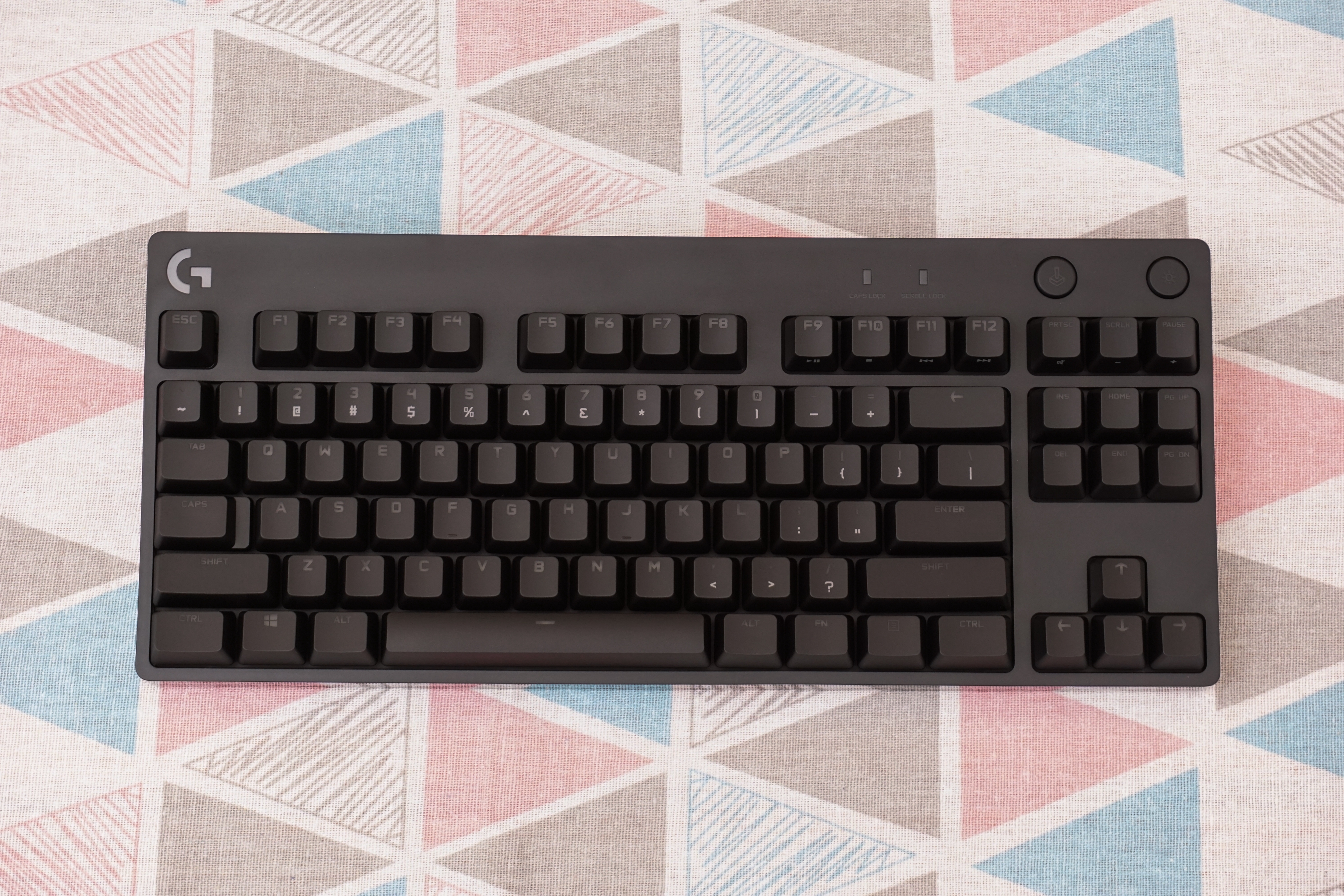 键轴热拔插!罗技g pro x电竞机械键盘 测评