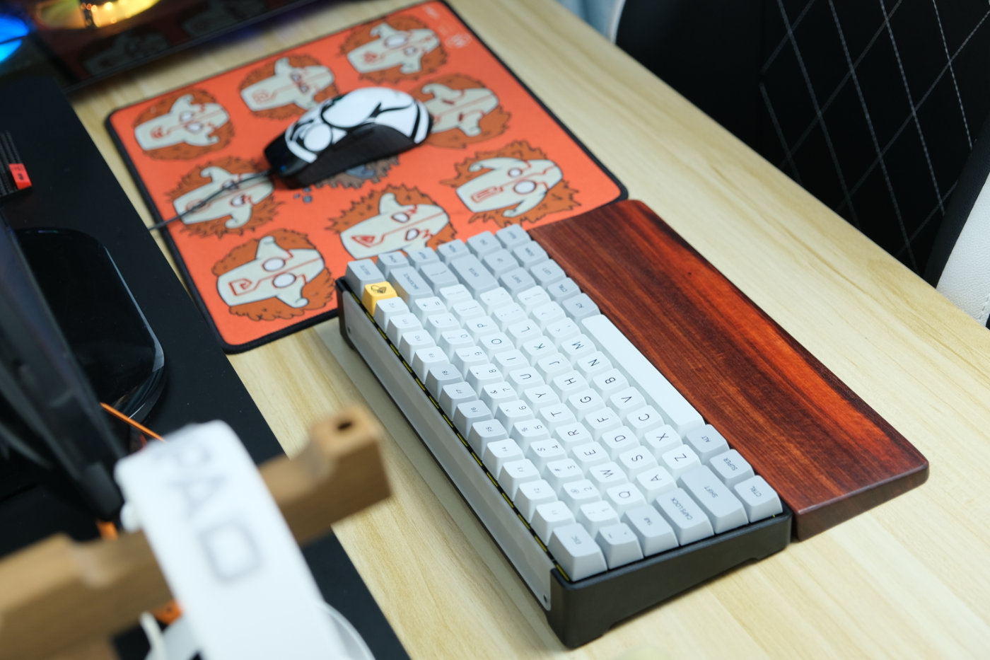 打造一把75布局82键的主力机械键盘race2优联改造