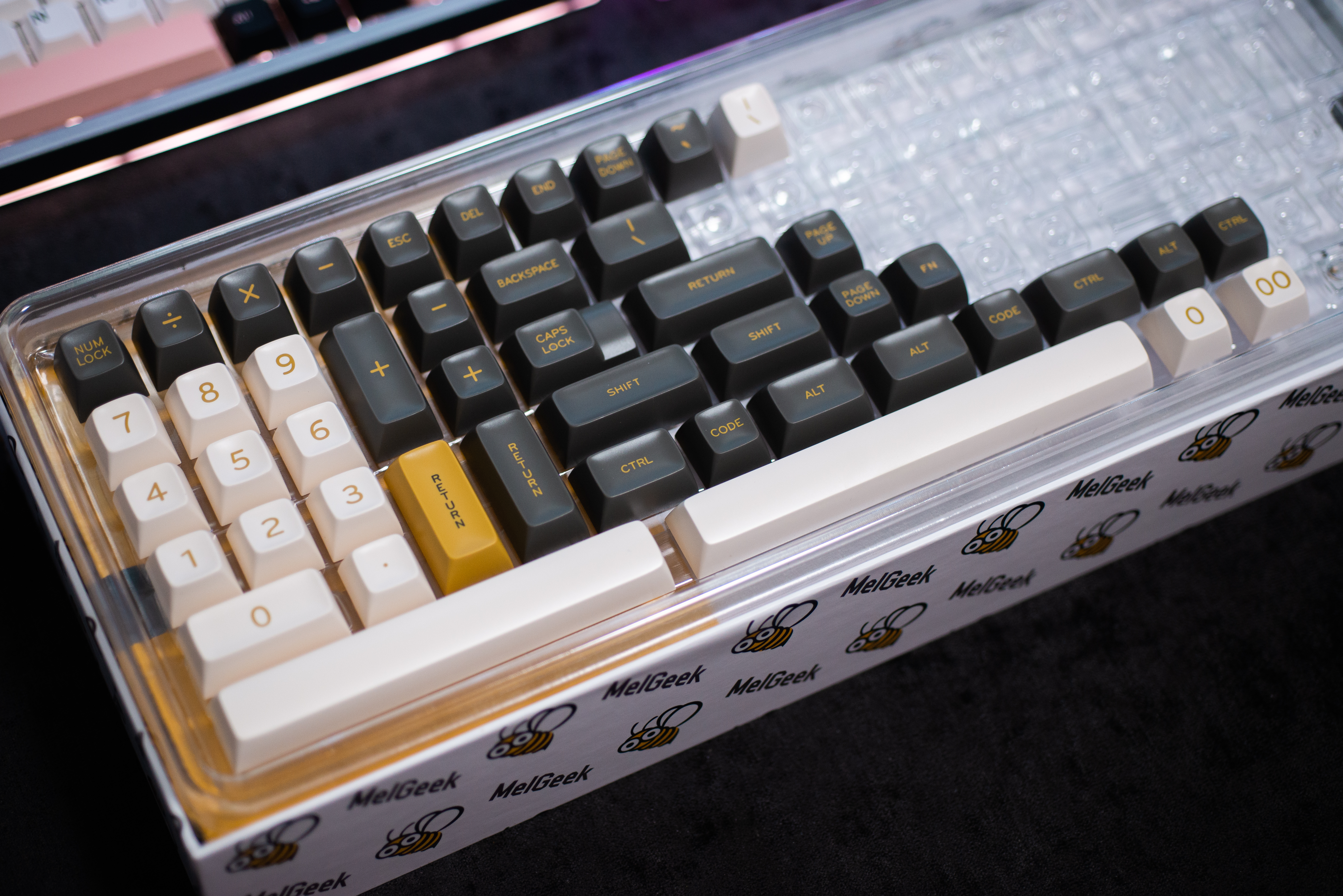 老张melgeekember微光键帽到了先拍一套dawn