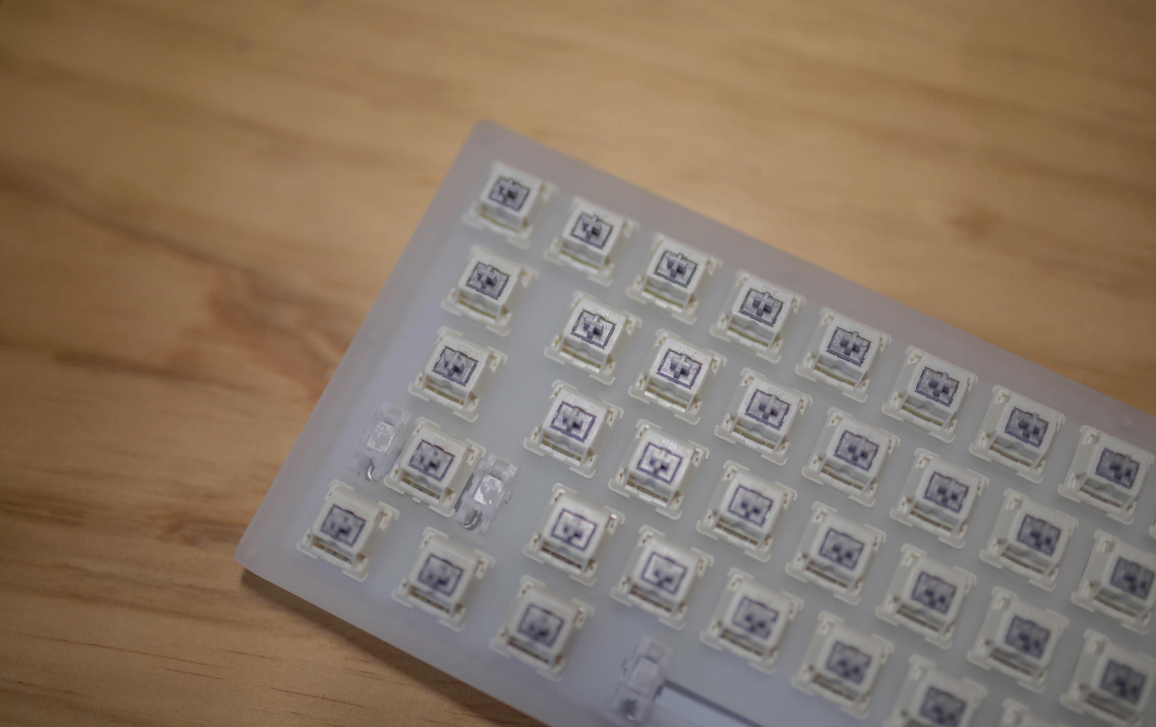 【zfrontier众测】leopold极星灰轴 - zfrontier 装备前线