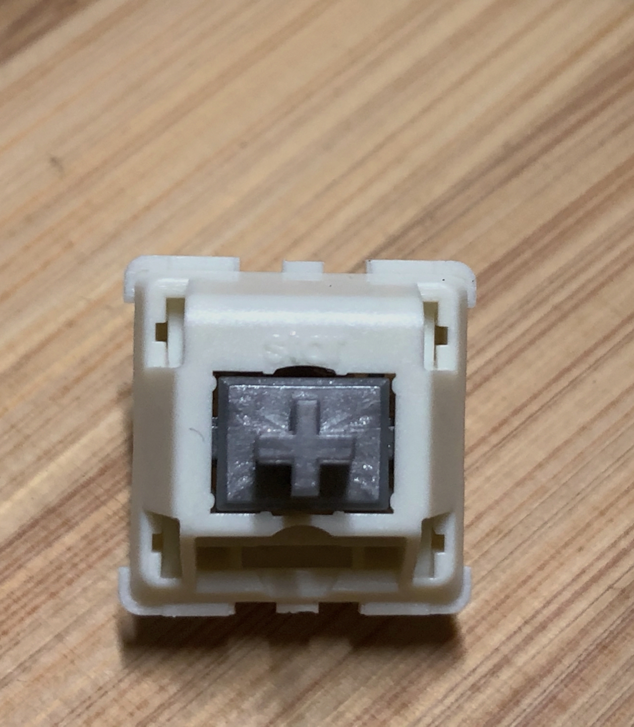 【zfrontier众测】leopold极星灰轴 - zfrontier 装备前线