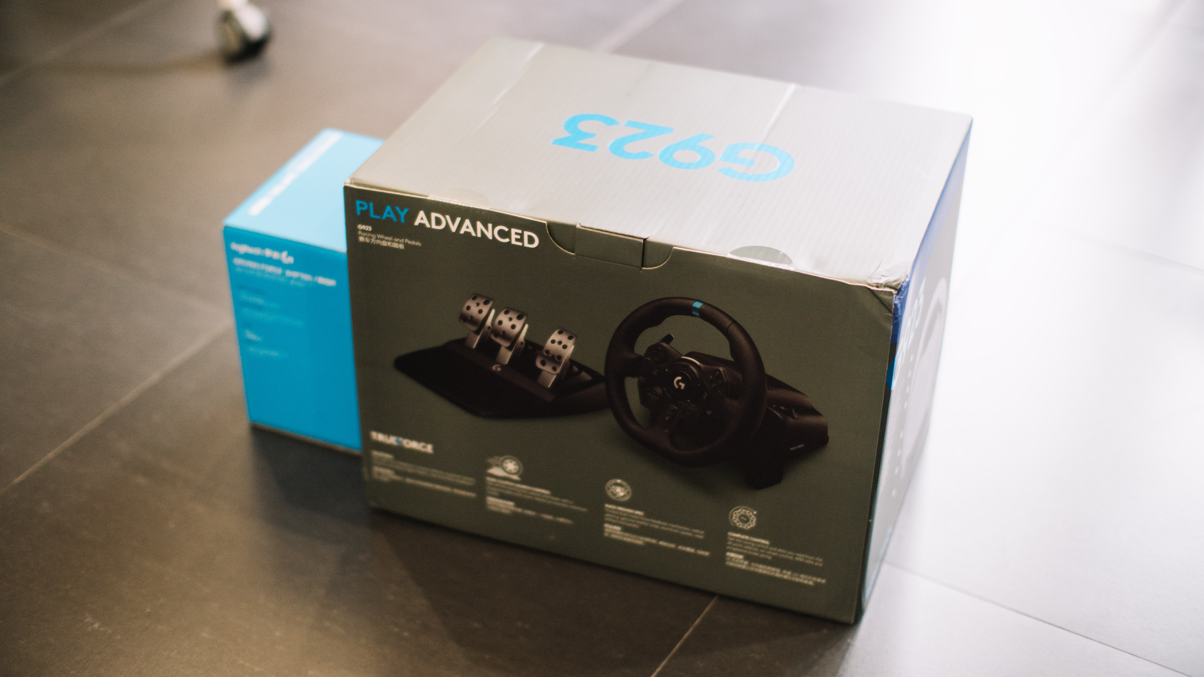 罗技g923开箱恰到好处的升级