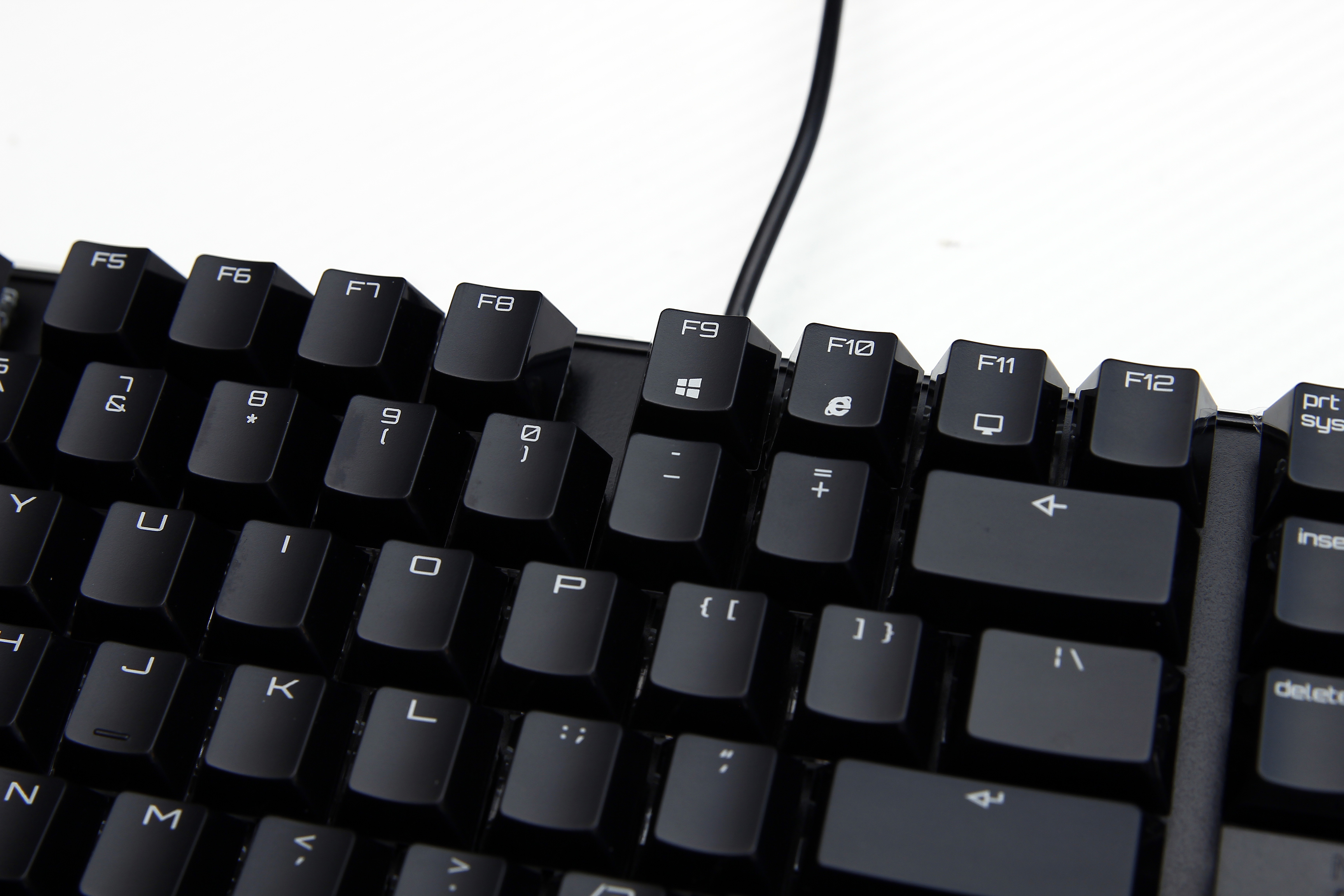 擺评 好久不见的irok推出了它的ik6 M自主轴机械键盘 Zfrontier 装备前线