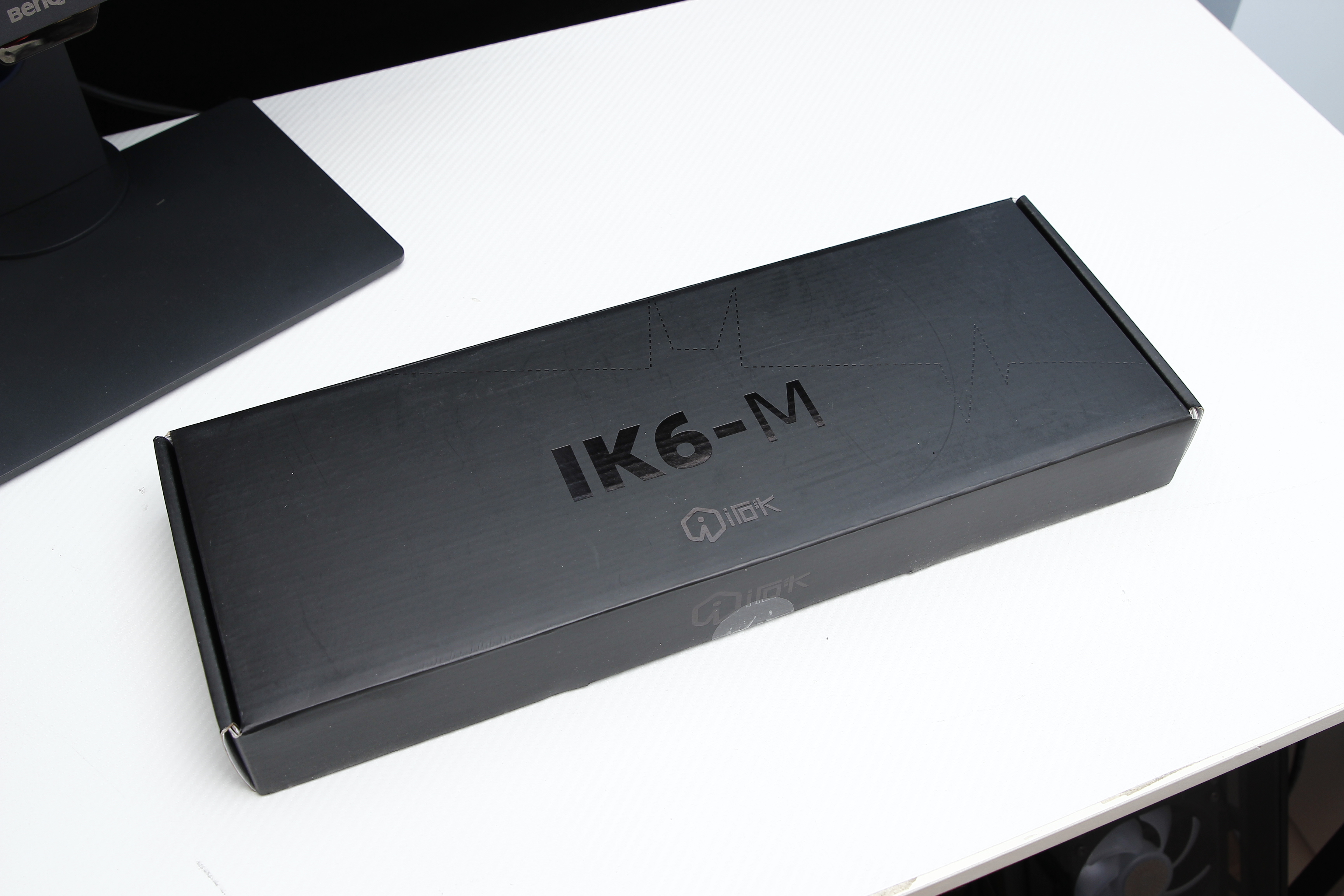 擺评 好久不见的irok推出了它的ik6 M自主轴机械键盘 Zfrontier 装备前线