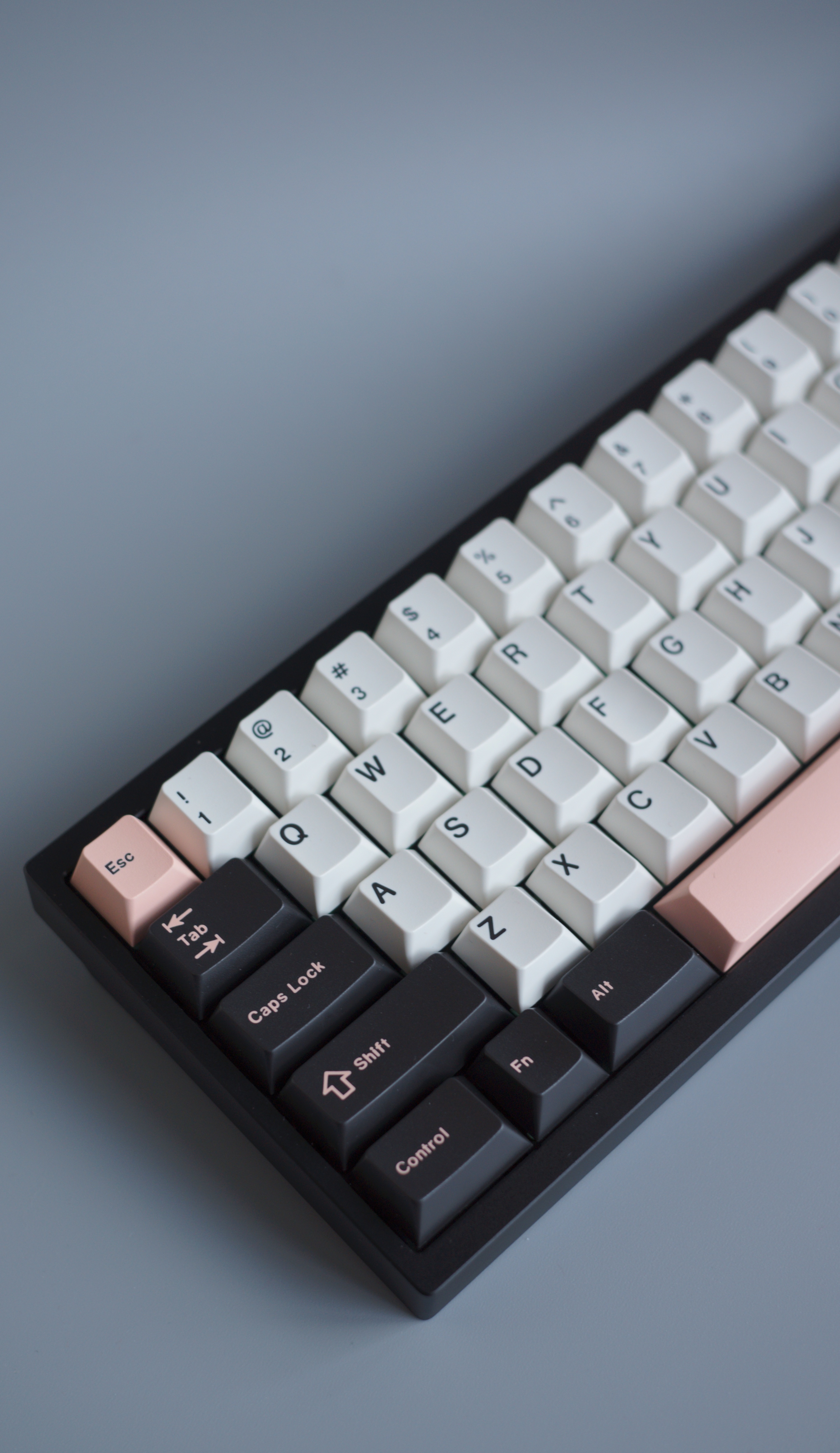 olivia没有r3的pgup也没有r4的pgdn,所以随便找了两颗键代替,个人习惯