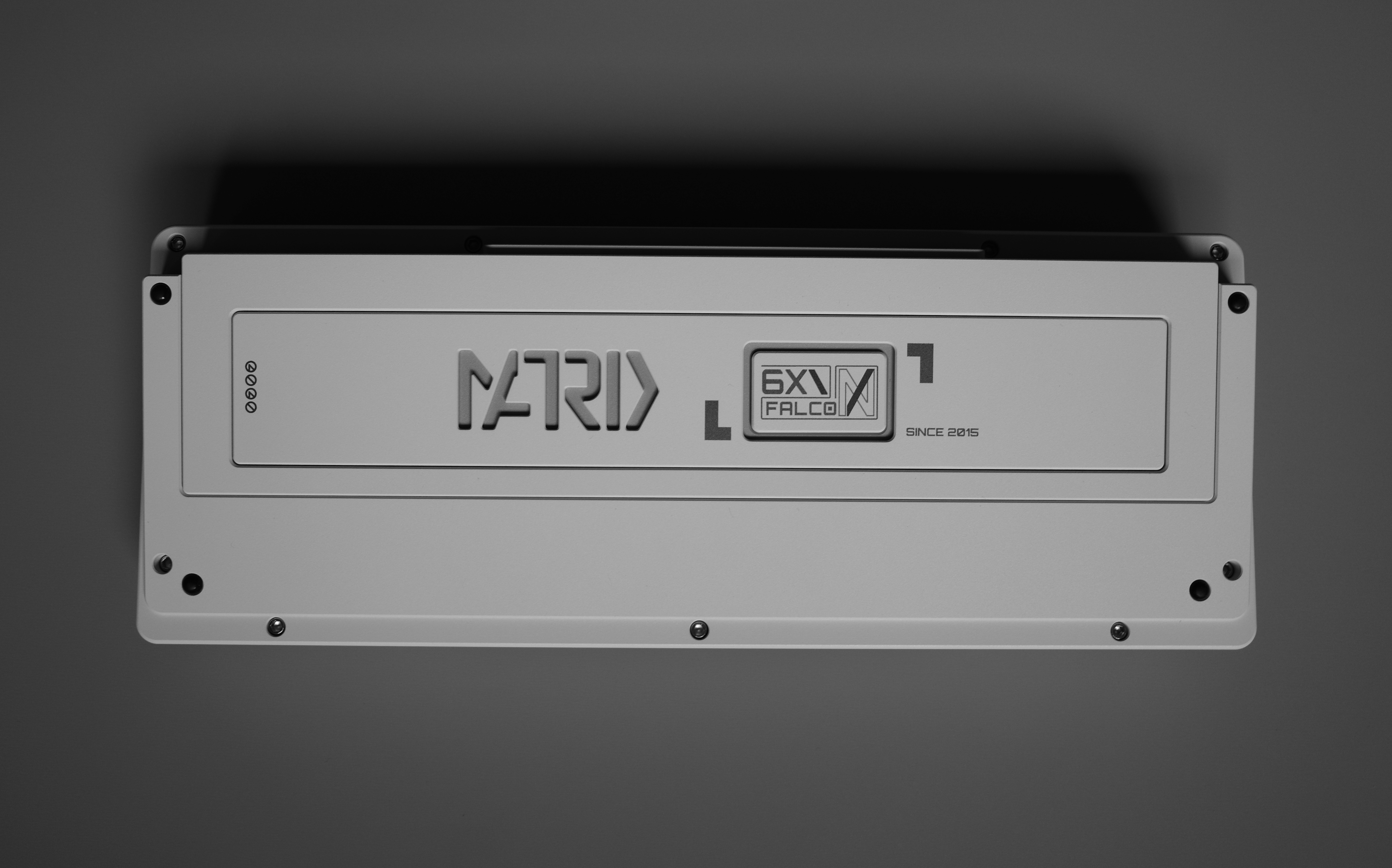 matrixfalcon纯白晒晒