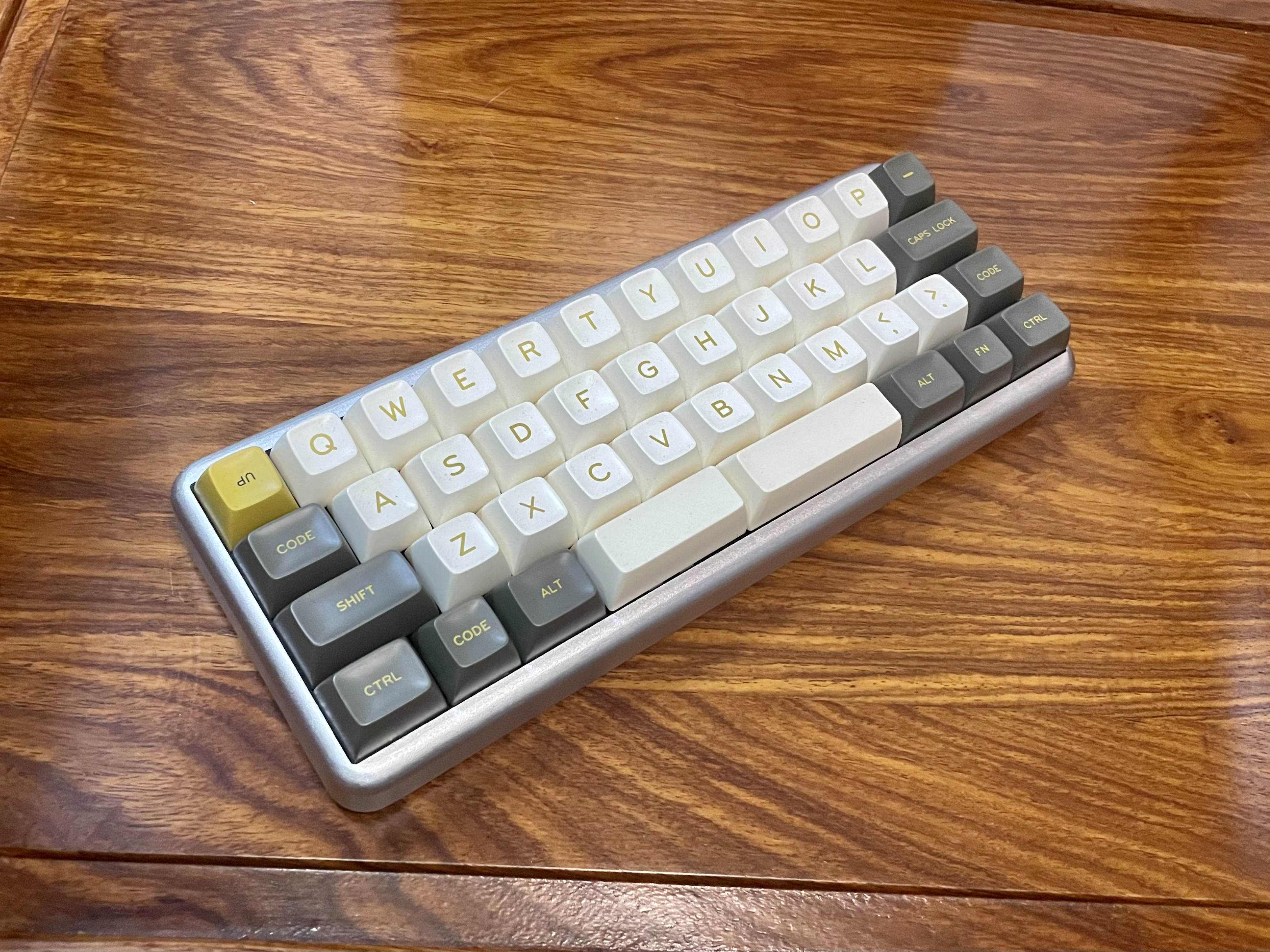 分享一个还没长大的键盘这位宝宝是咸鱼购买的40船壳套件40也不用太