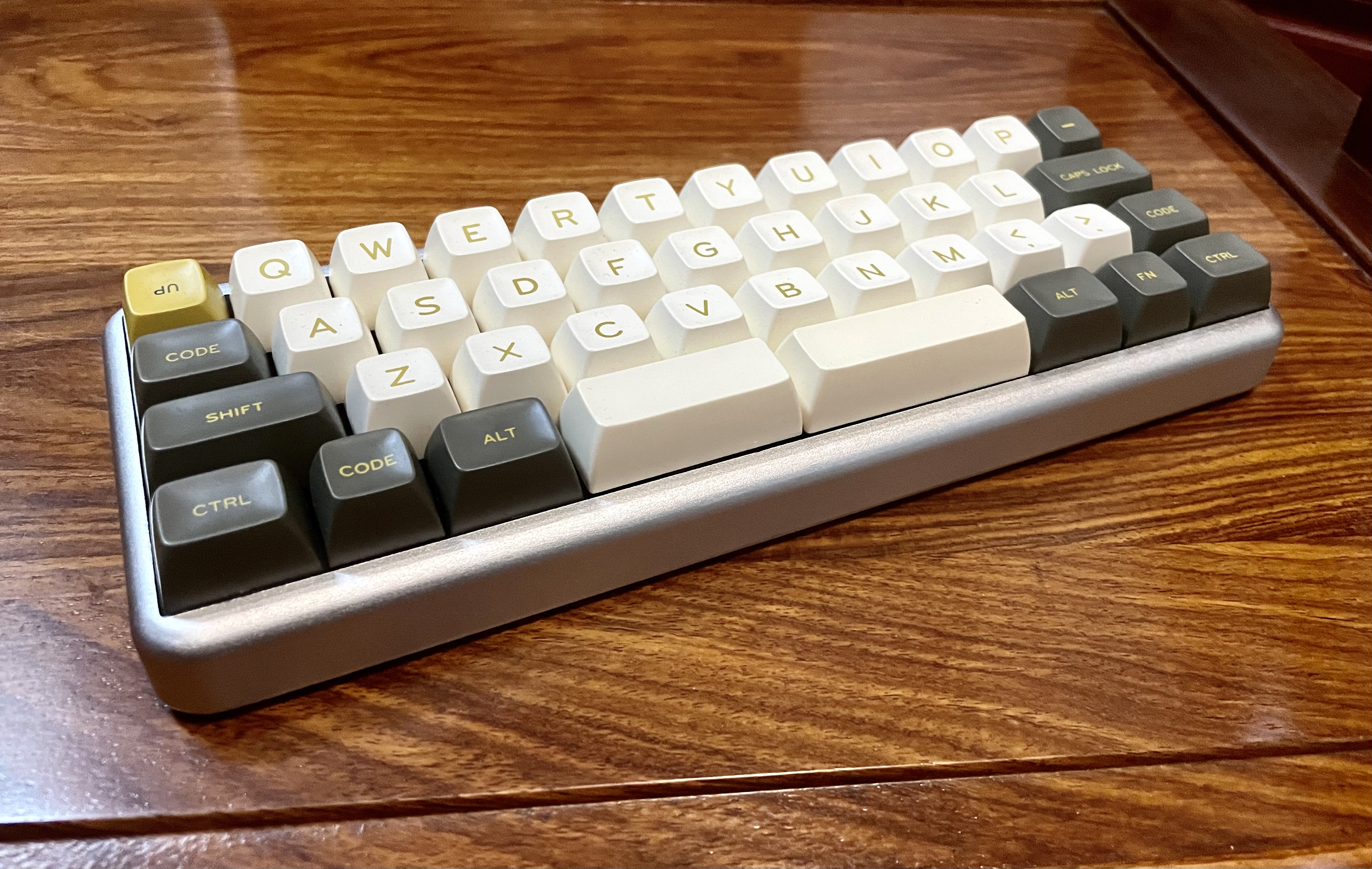 分享一个还没长大的键盘这位宝宝是咸鱼购买的40船壳套件40也不用太