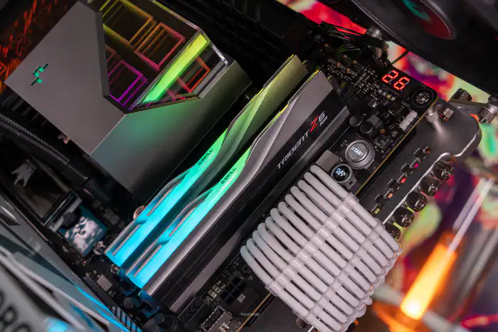 DDR5超频潜力窥探——芝奇Trident Z5 幻锋戟6800灯条开箱简测- zFrontier