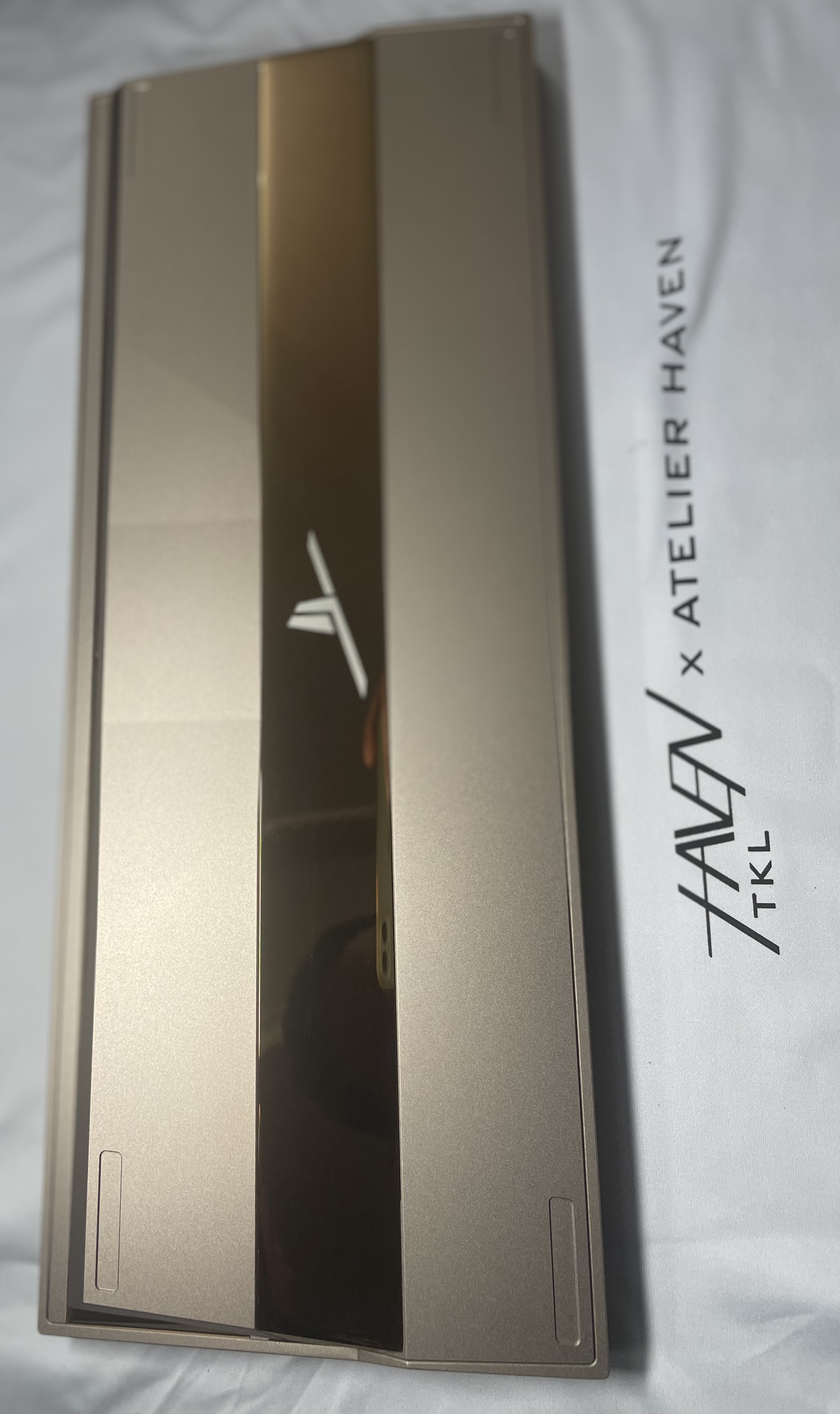 haven tkl 灰金高光 阳极铝定 热插拔，32u4主控pcb 卫星：owv2 黑透 轴体：silk olivia配色 键帽