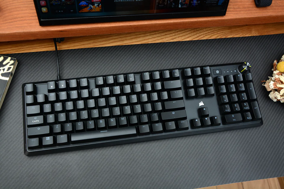 美商海盗船K70 CORE RGB机械键盘- zFrontier 装备前线
