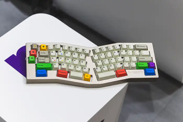 TGR x KLC x ZFX2025 Lena Mini 机械键盘套件- zFrontier 装备前线