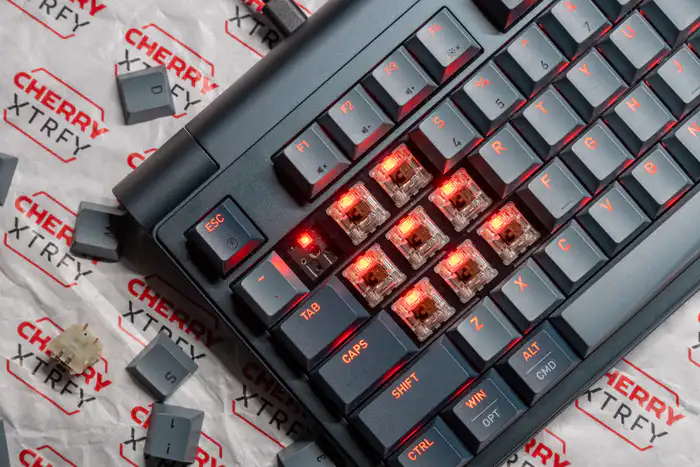 Cherry MX8.3 来袭- zFrontier 装备前线