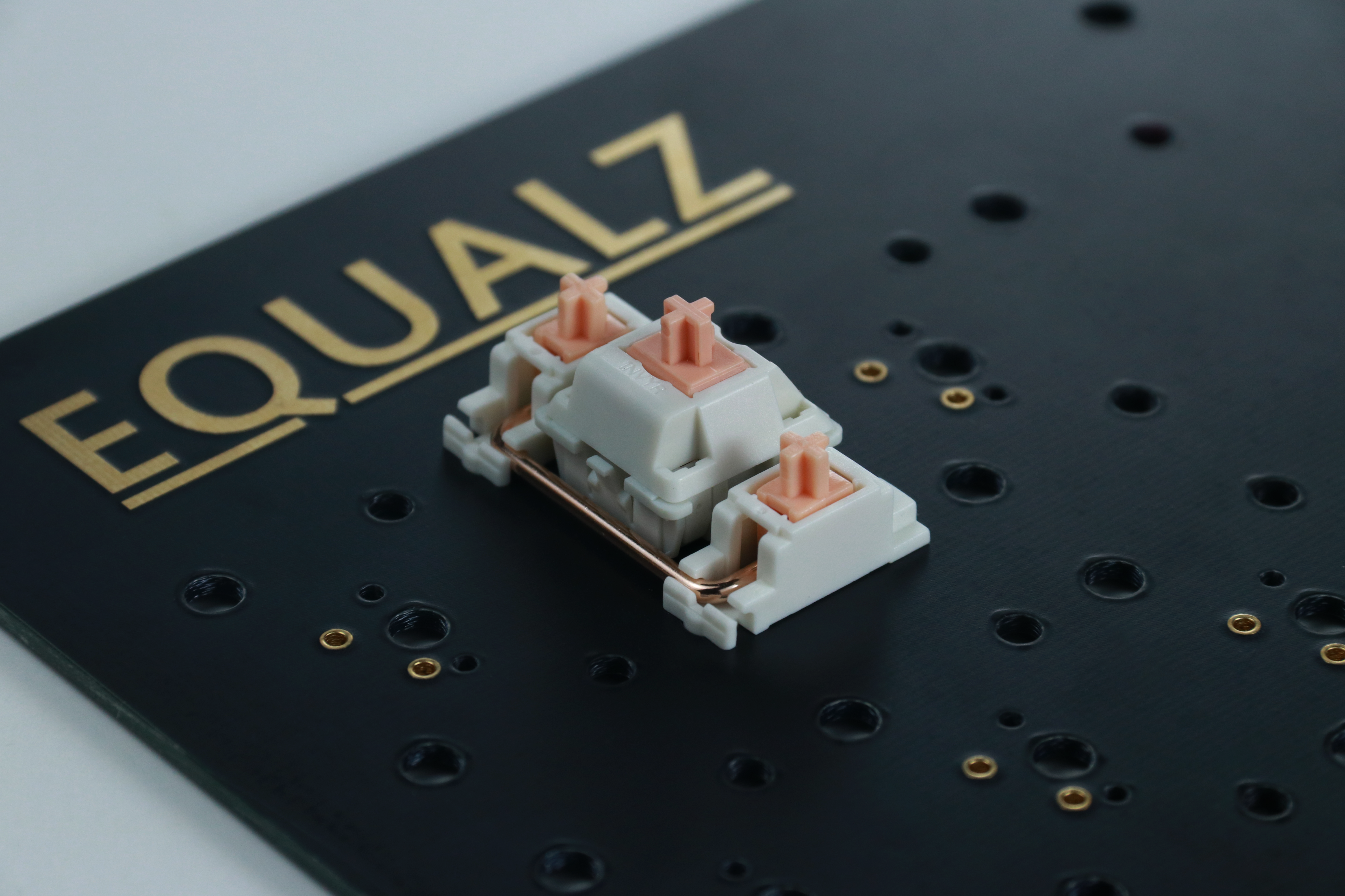 equalz彩色pcb螺丝卫星轴v2