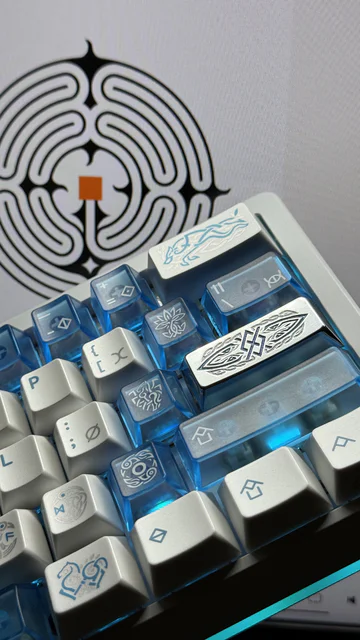 幽真界神字集纂 新装版 组的第一把磁轴键盘外壳：金镶玉v2 内胆：nexus61s 轴体：八宝轴樱澈轴